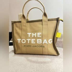 COPY - Marc Jacobs The tote bag